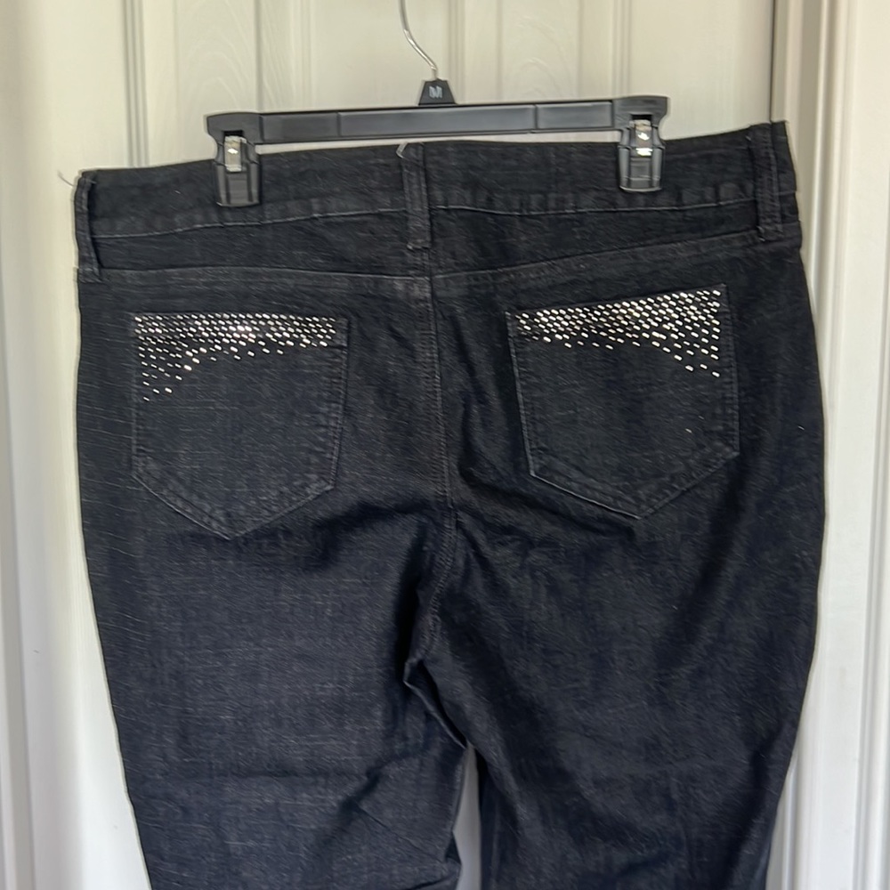 Ladies Black beaded Jeans Apt. 9 like new size 16 - Picture 3 of 3